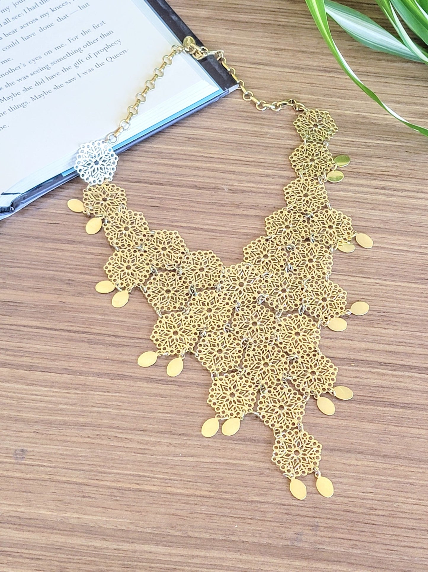 1960s Egyptian Revival Bib necklace by Vendome - Smash's Stashes