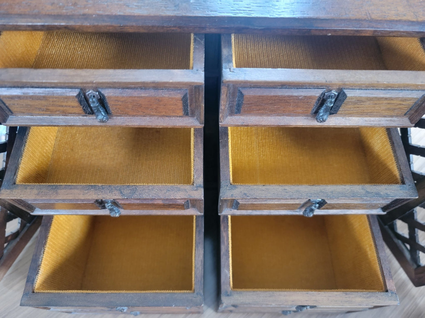 1970's MELE Jewelry Box - Smash's Stashes