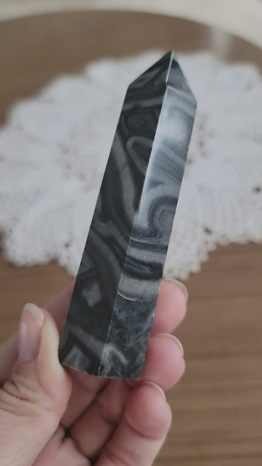 Black & White Picasso Jasper