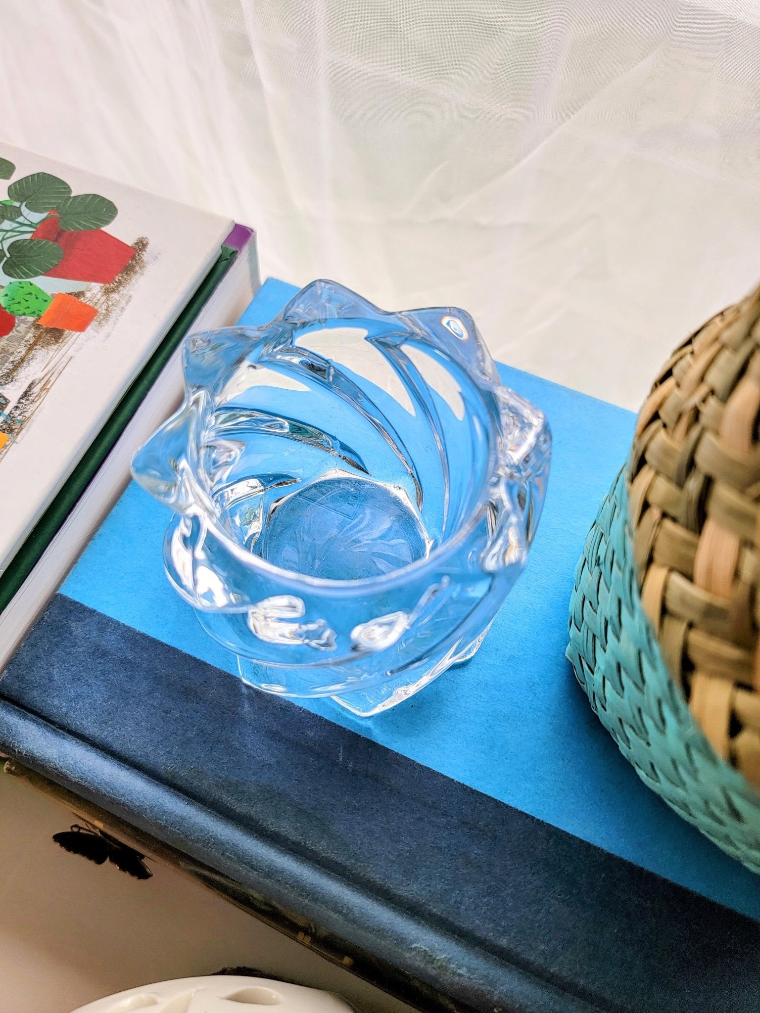Glass Swirl Votive Holder - Smash's Stashes