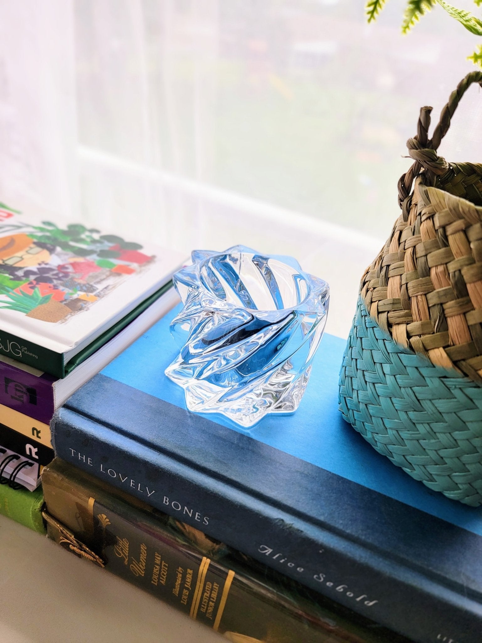 Glass Swirl Votive Holder - Smash's Stashes