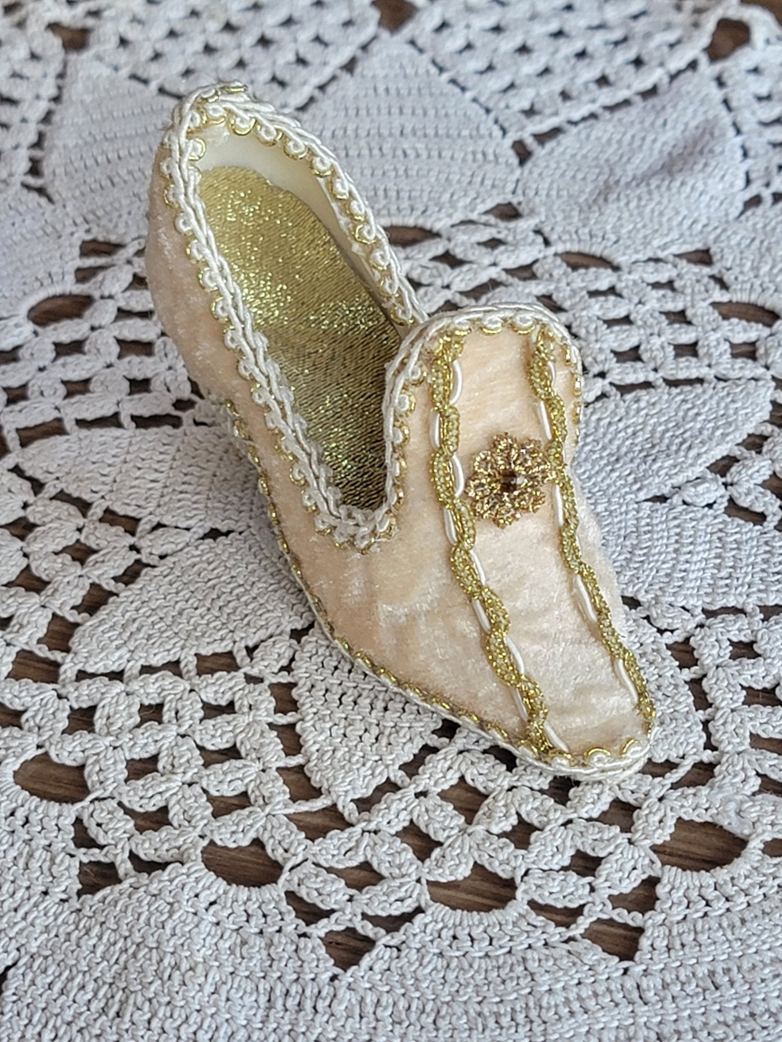 Golden Slip On - Smash's Stashes