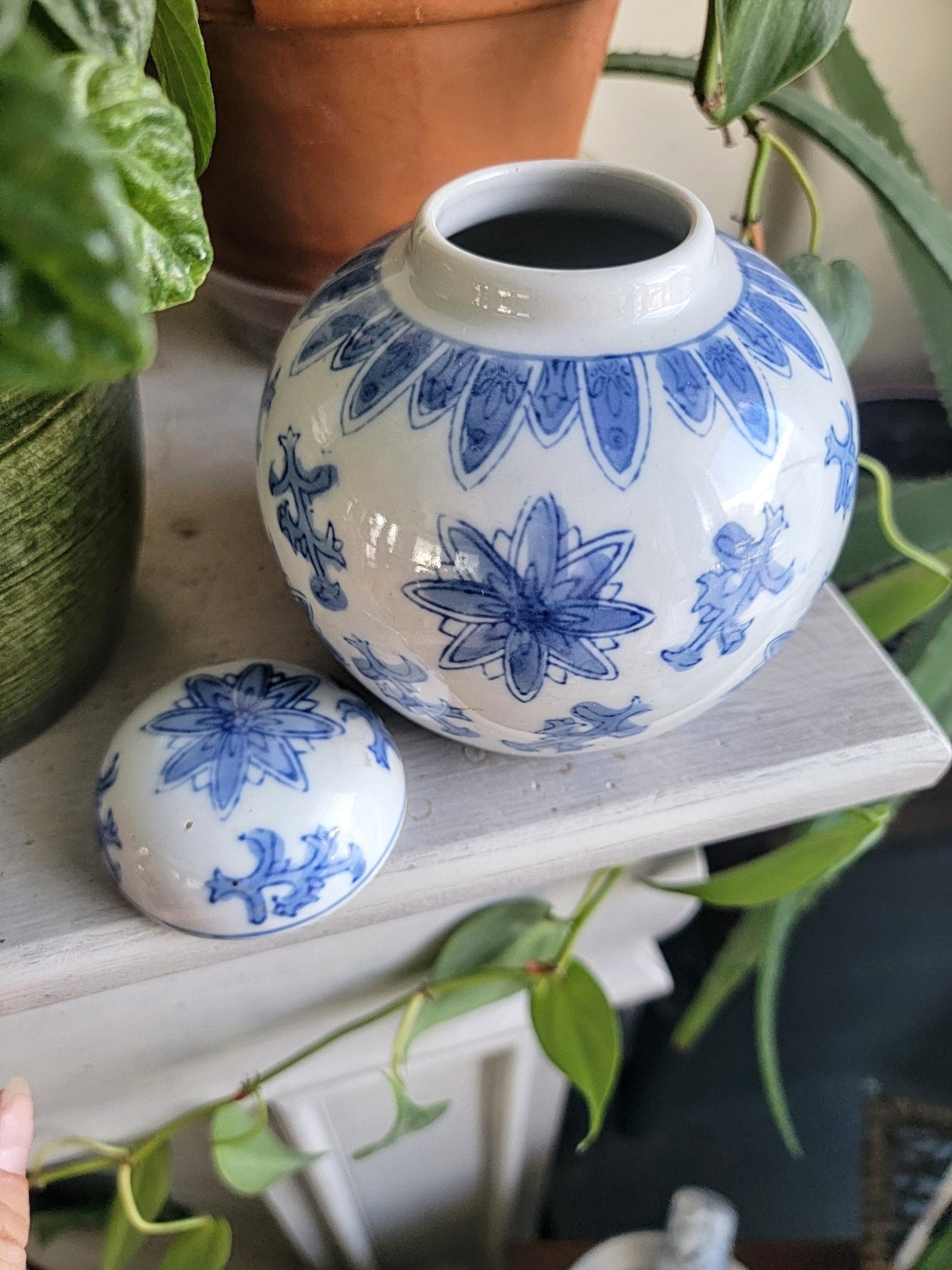 Lidded Ginger Jar - Smash's Stashes