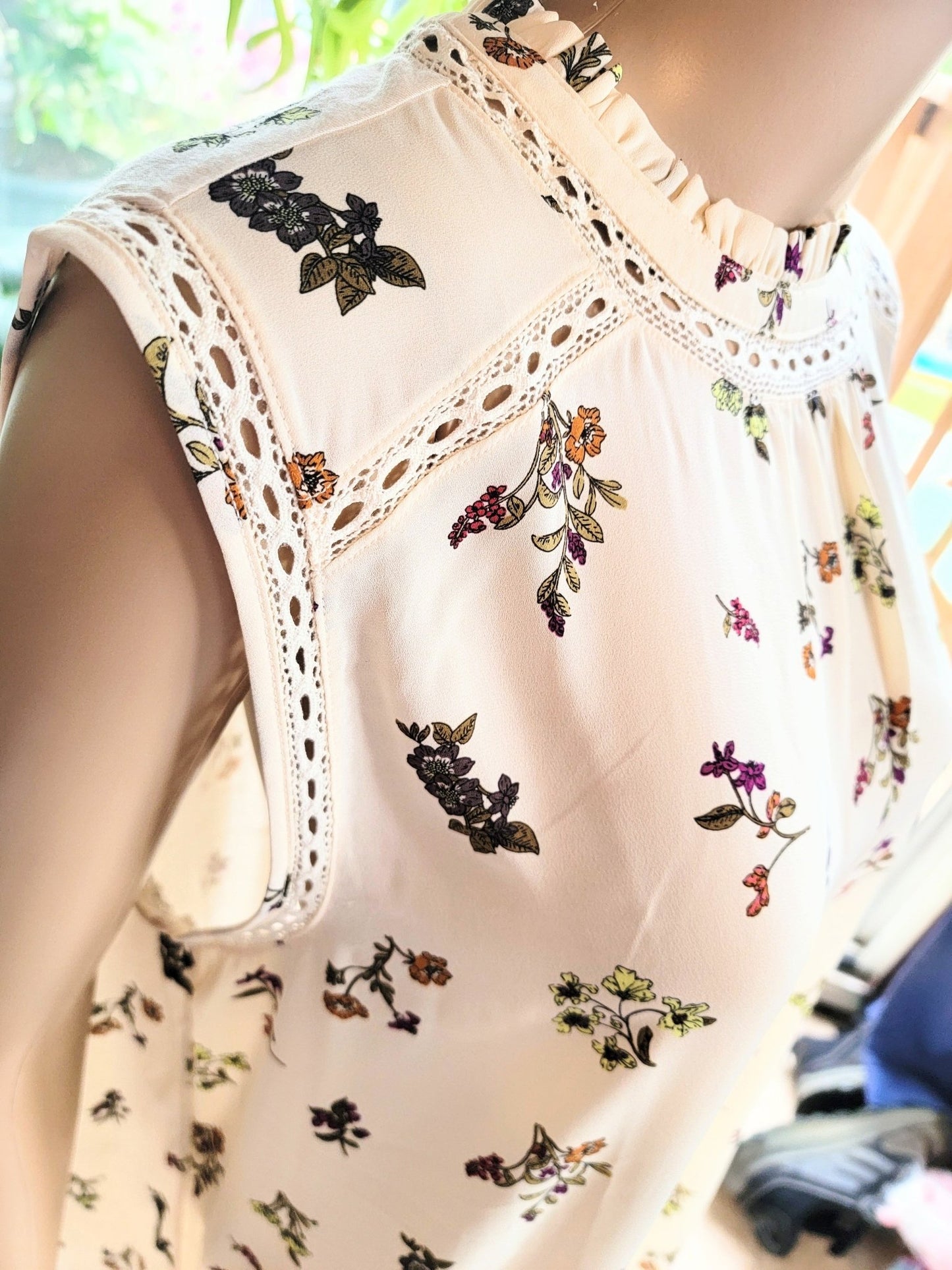 Loft Sleevless Top - Smash's Stashes