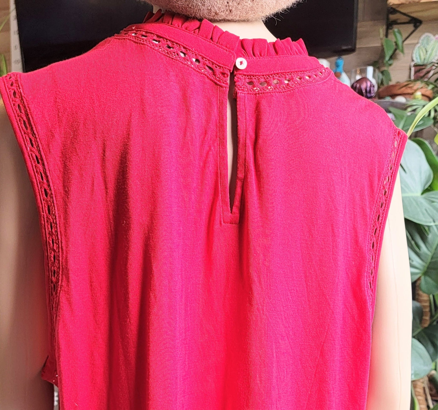 Loft Sleevless Top - Smash's Stashes
