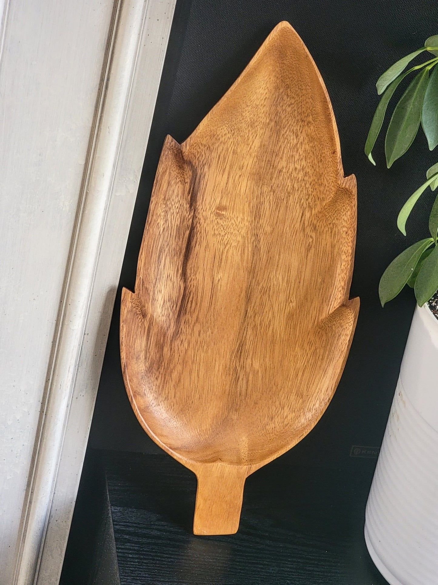Monkey Pod Leaf Tray - Smash's Stashes