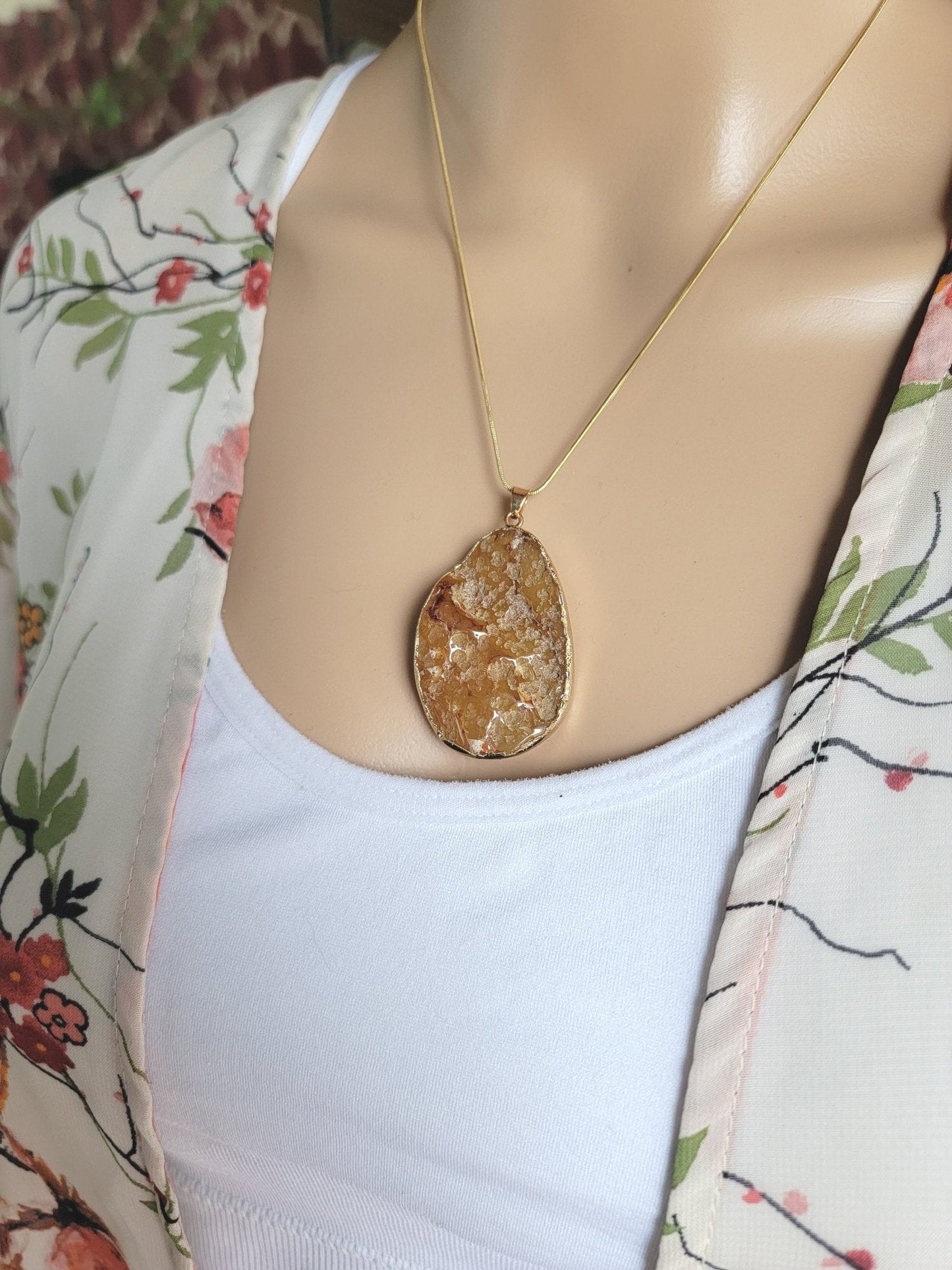 Resin Coated Agate Slice Necklace - Smash's Stashes