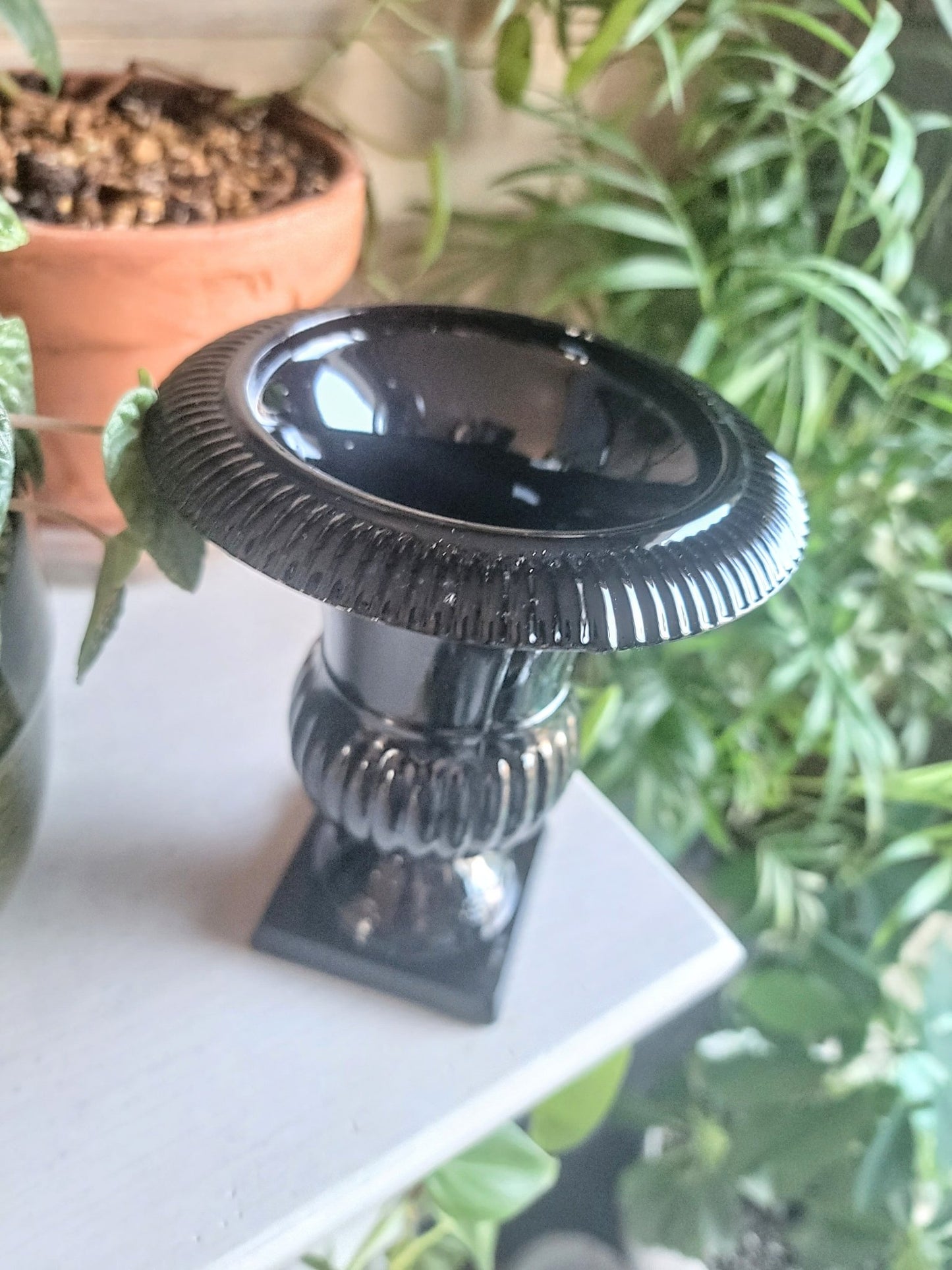 Ribbed Flared Rim Urn Vase - Smash's Stashes