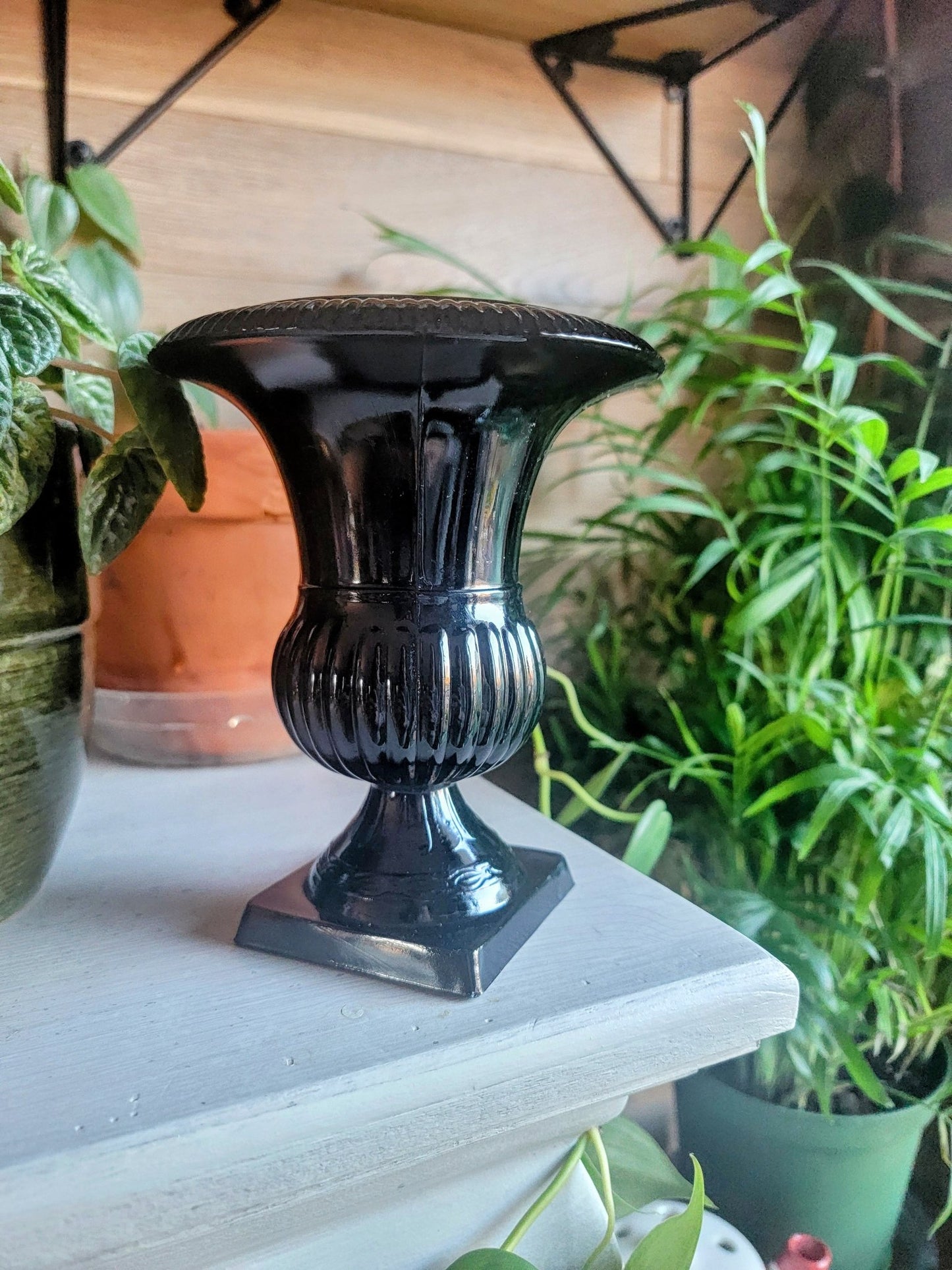 Ribbed Flared Rim Urn Vase - Smash's Stashes