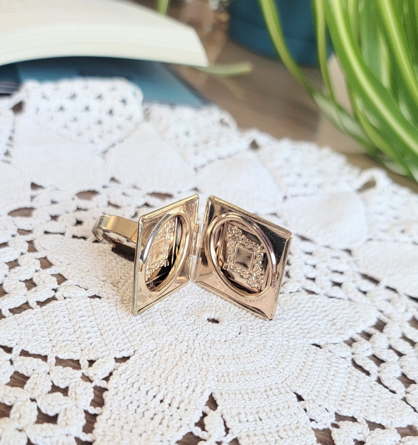 Snuff/Locket/Pill Ring - Smash's Stashes