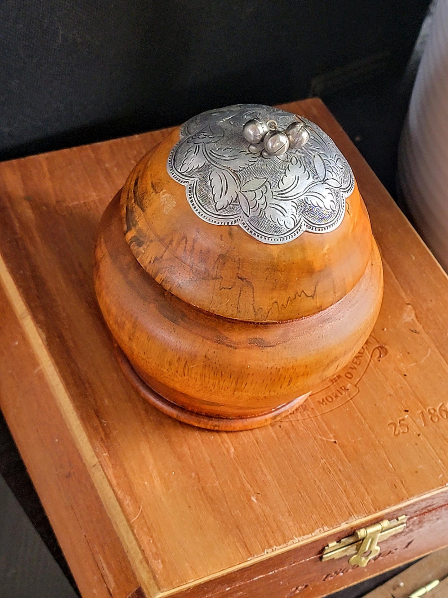 Regal Mango Wood Trinket Bowl