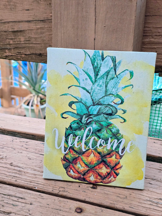 Pineapple Welcome Sign