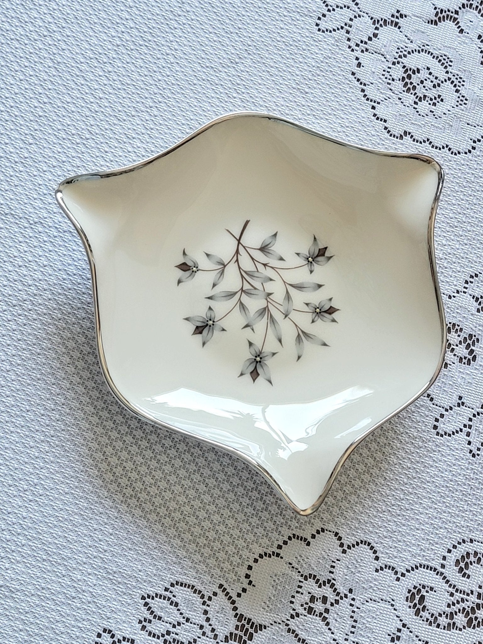 Lenox Ring Dish - Smash's Stashes