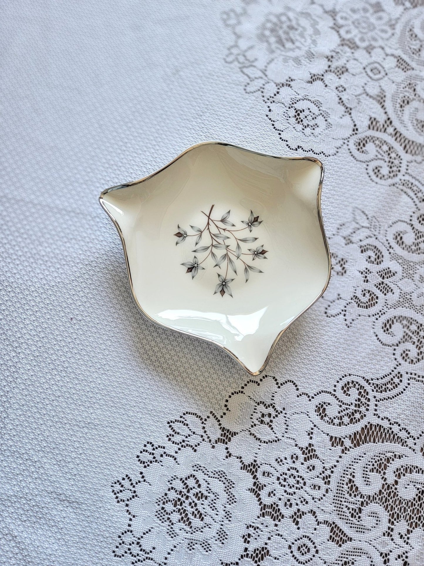 Lenox Ring Dish - Smash's Stashes